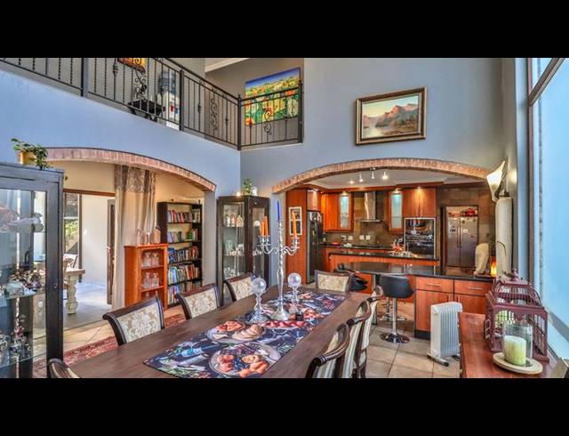 5 BEDROOM HOUSE FOR SALE IN MIDSTREAM ESTATE